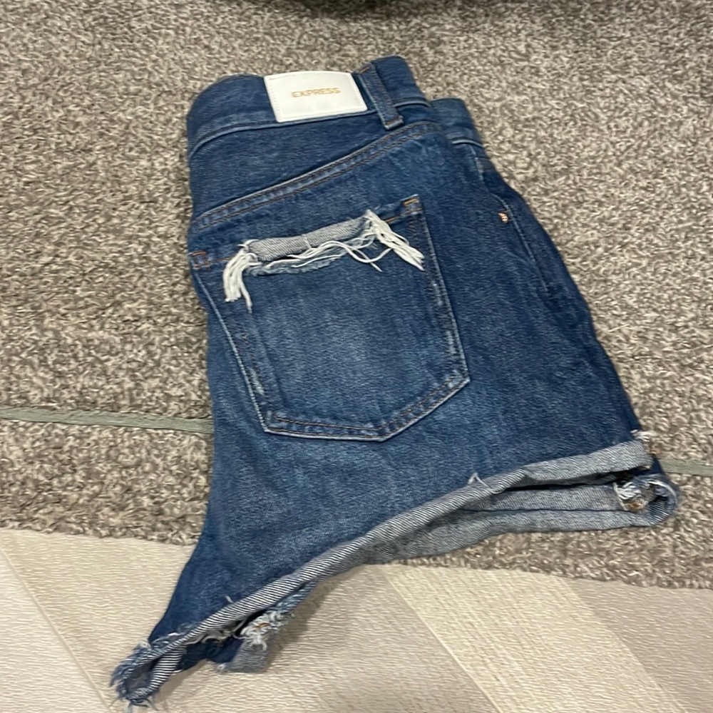 Express Shorts